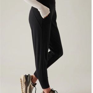 Athleta Venice jogger size small in black